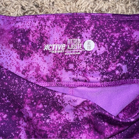 Old Navy Galaxy Print Purple Cropped Capri Leggings XL Workout Pants Athleisure - Picture 4 of 5